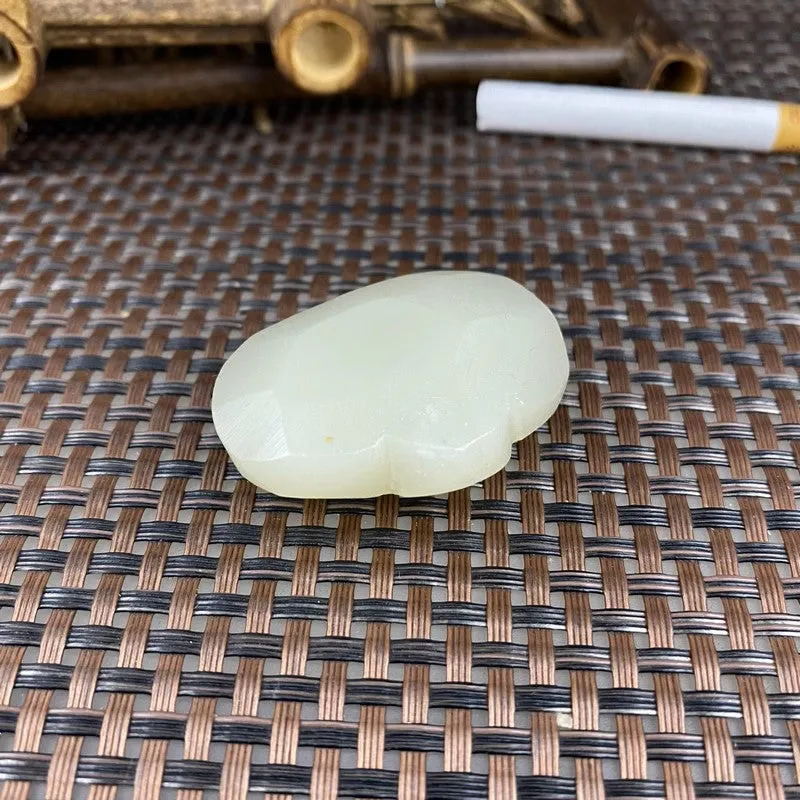 Natural Kunlun Jade Rough Nephrite Raw (32g,4.1X3.0X1.5cm)