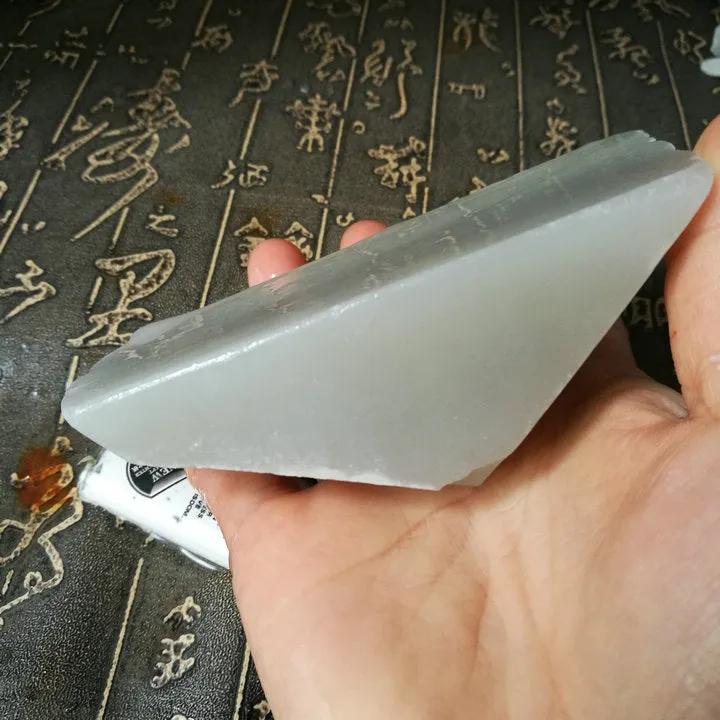 Natural Kunlun Jade Rough Nephrite Raw (357g, 9.5X5.5X3.5cm)
