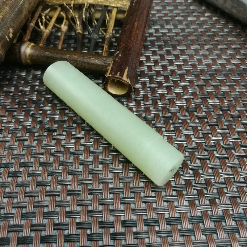Natural Kunlun Jade Rough Nephrite Raw (41g,7.2X1.6cm)