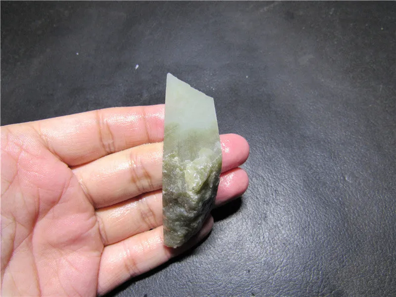 Natural Kunlun Jade Rough Nephrite Raw (42.15g, 57X41X20mm)