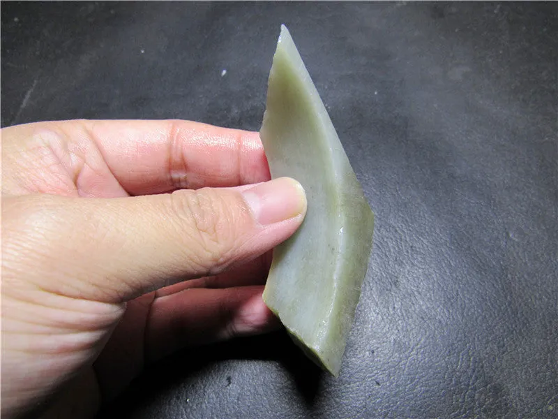 Natural Kunlun Jade Rough Nephrite Raw (42.15g, 57X41X20mm)