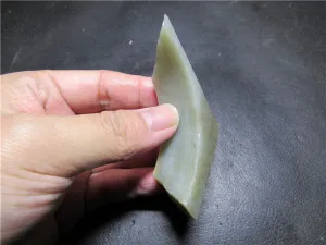 Natural Kunlun Jade Rough Nephrite Raw (42.15g, 57X41X20mm)