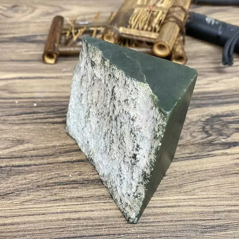 Natural Kunlun Jade Rough Nephrite Raw (441g,7.2X8.0X5.4cm)