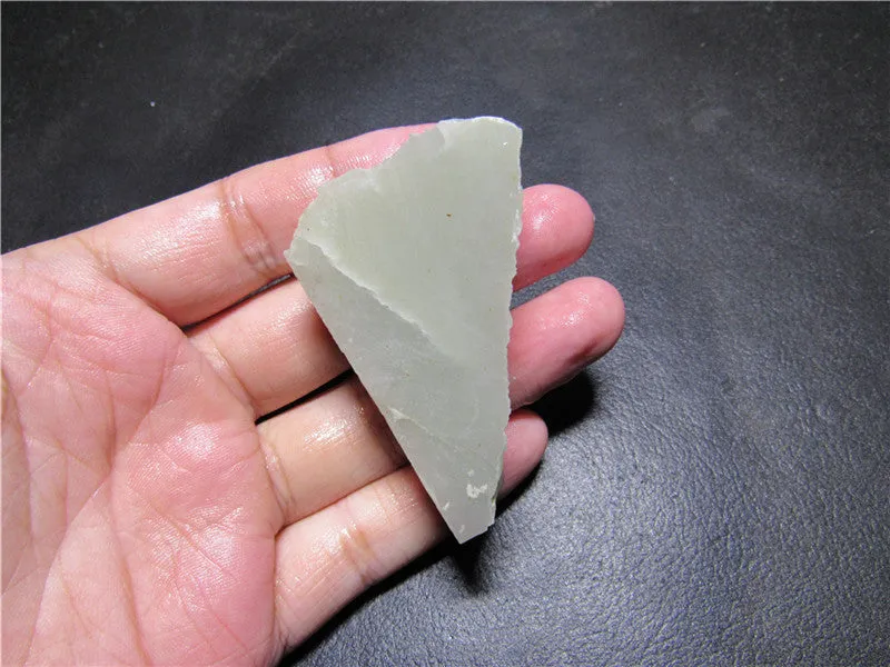 Natural Kunlun Jade Rough Nephrite Raw (50.21g, 55X39X14mm)