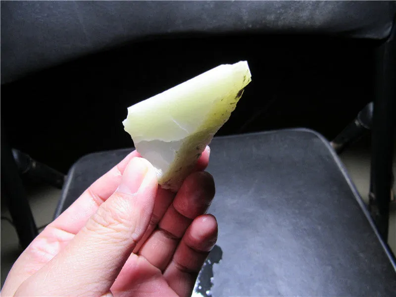 Natural Kunlun Jade Rough Nephrite Raw (50.21g, 55X39X14mm)