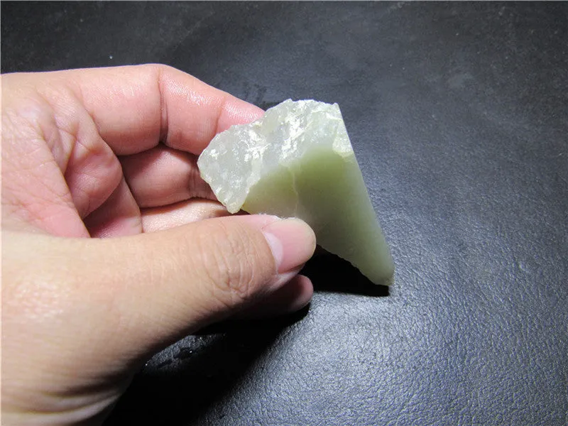 Natural Kunlun Jade Rough Nephrite Raw (50.21g, 55X39X14mm)