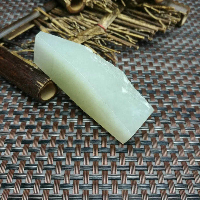 Natural Kunlun Jade Rough Nephrite Raw (55g, 6.3X2.5X2.1cm)