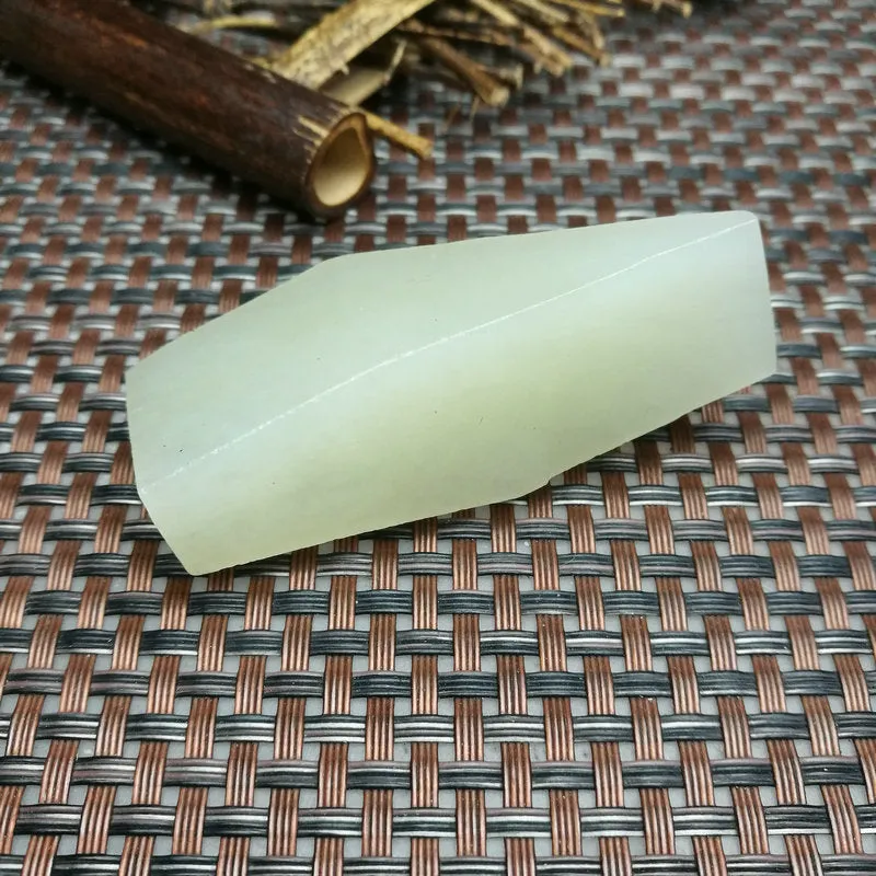 Natural Kunlun Jade Rough Nephrite Raw (55g, 6.3X2.5X2.1cm)