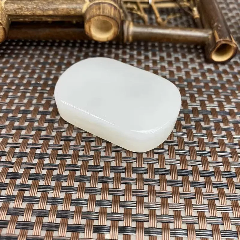 Natural Kunlun Jade Rough Nephrite Raw (57g,5.0X3.4X1.3cm)