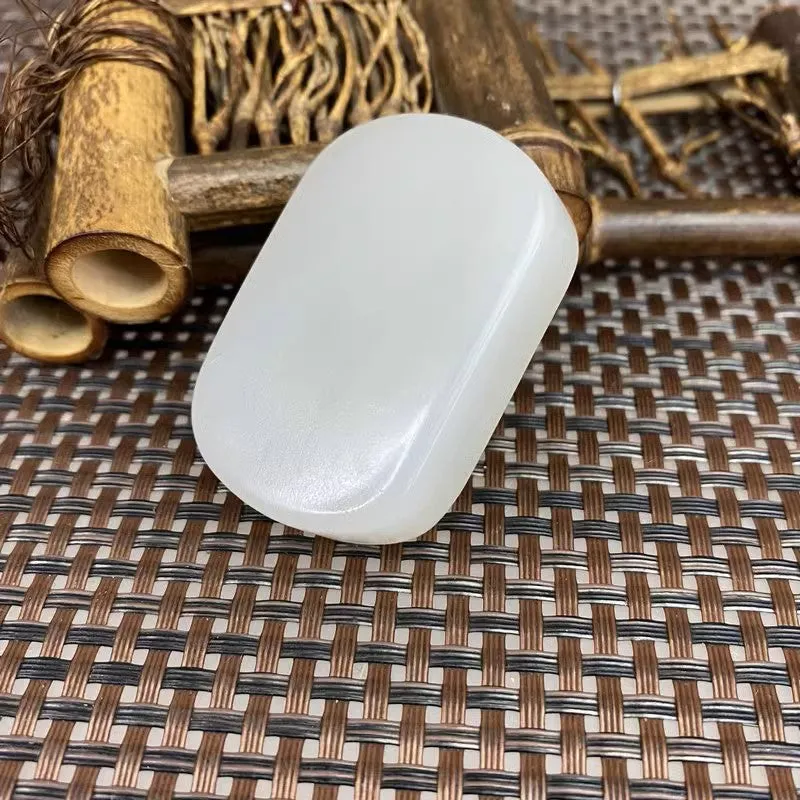 Natural Kunlun Jade Rough Nephrite Raw (57g,5.0X3.4X1.3cm)