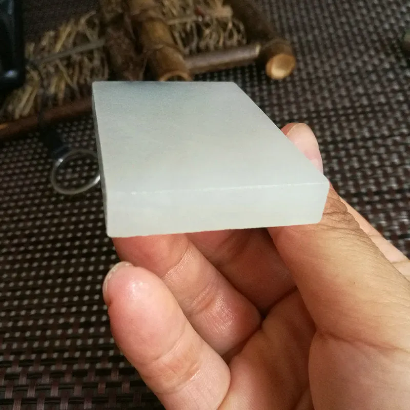 Natural Kunlun Jade Rough Nephrite Raw (64g, 5.9X4X0.9cm)