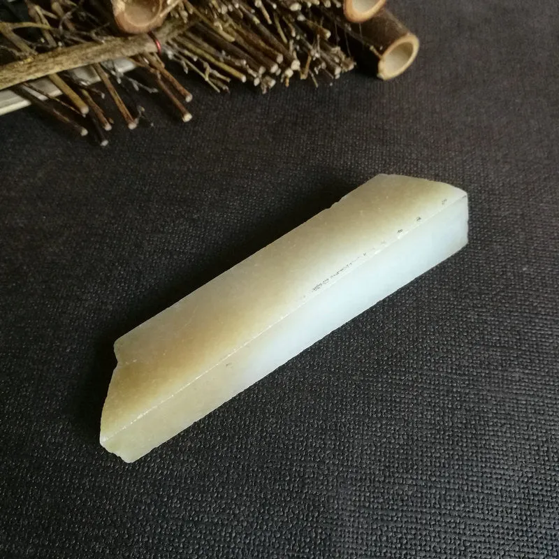 Natural Kunlun Jade Rough Nephrite Raw (66g, 9.7x2x1.8cm)