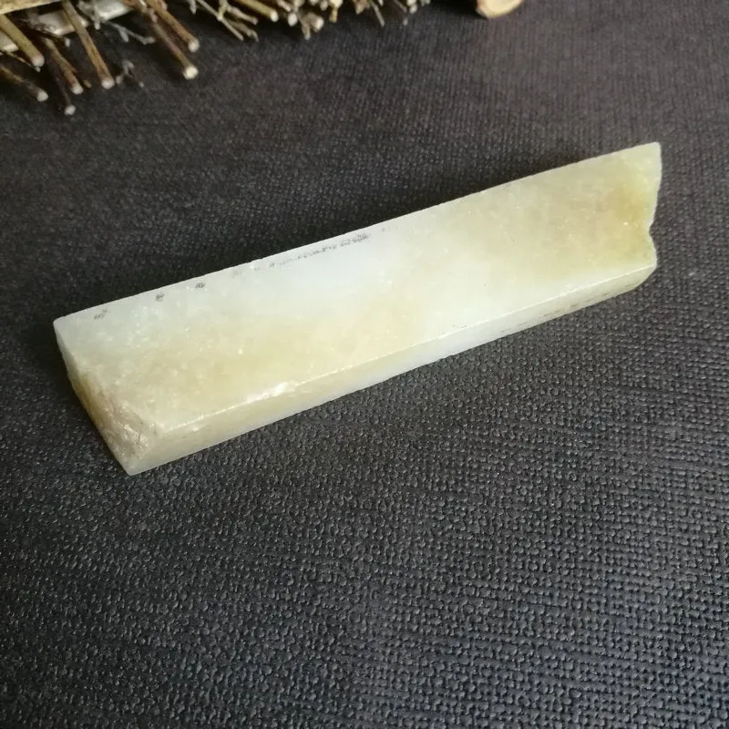 Natural Kunlun Jade Rough Nephrite Raw (66g, 9.7x2x1.8cm)