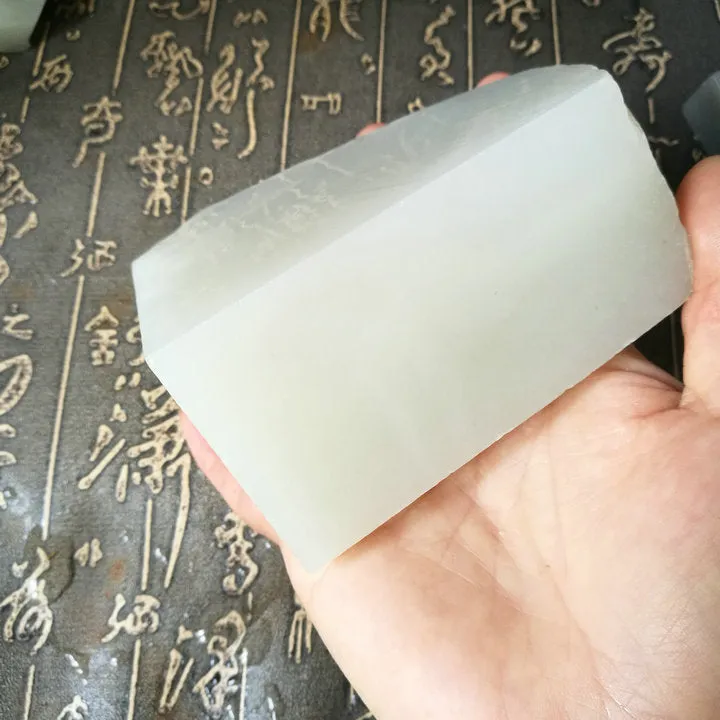 Natural Kunlun Jade Rough Nephrite Raw (727g, 8.5X8X4.7cm)