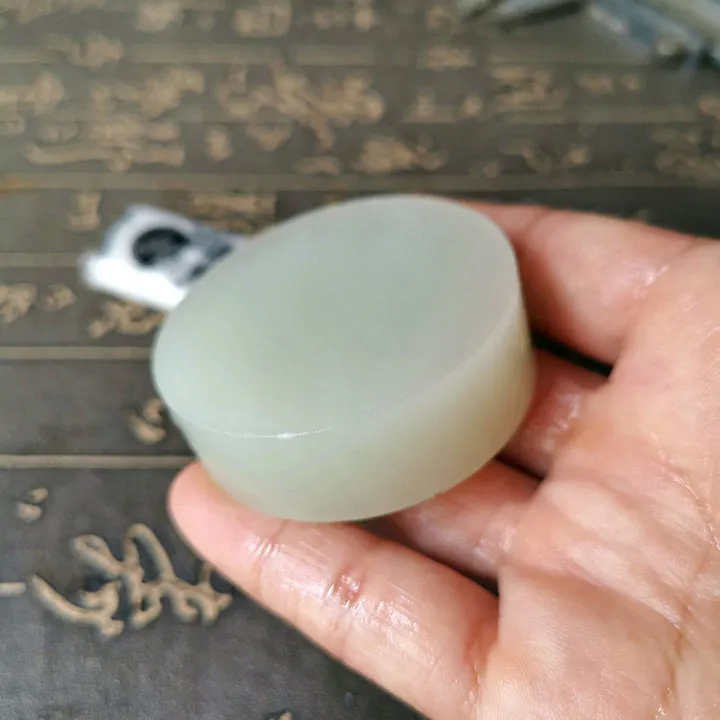 Natural Kunlun Jade Rough Nephrite Raw (98g, 5.1X5.1X1.2cm)