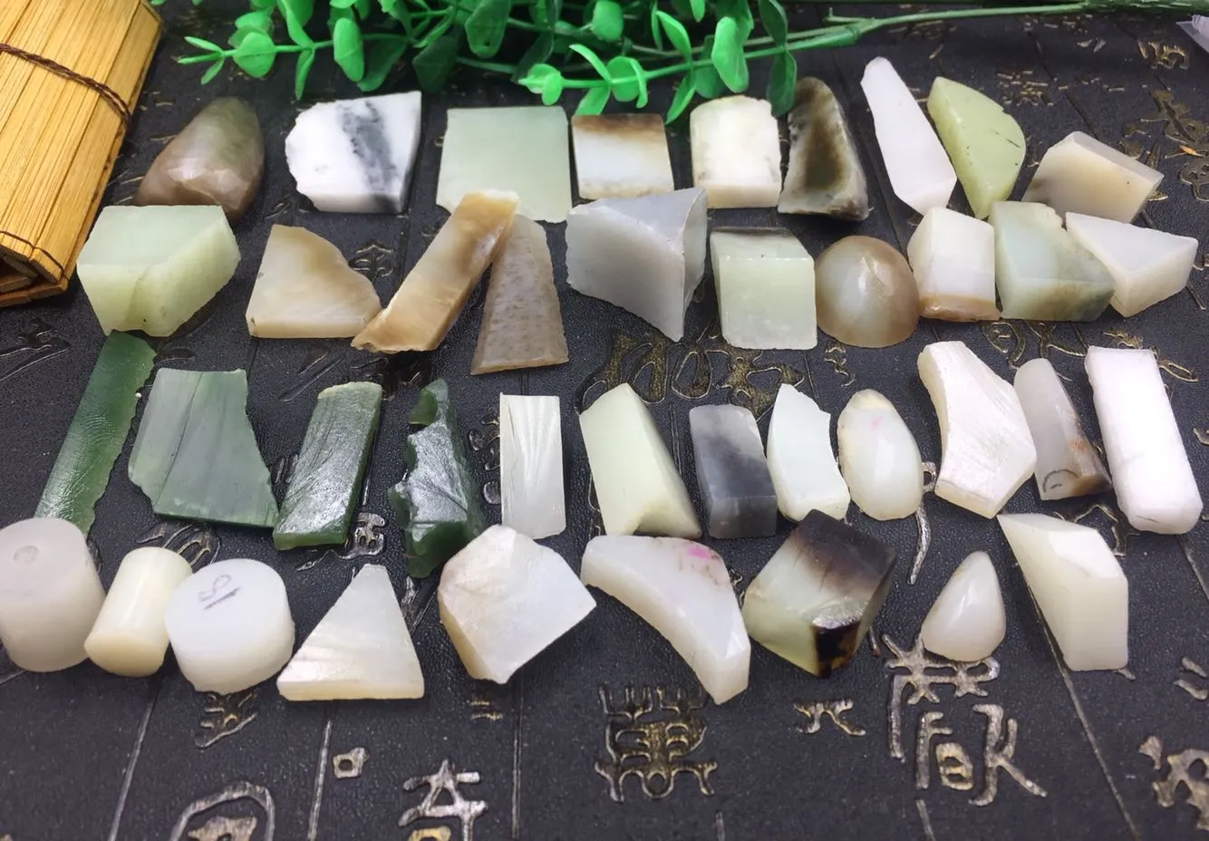 Natural Kunlun Jade Rough Nephrite Remains 40 pieces