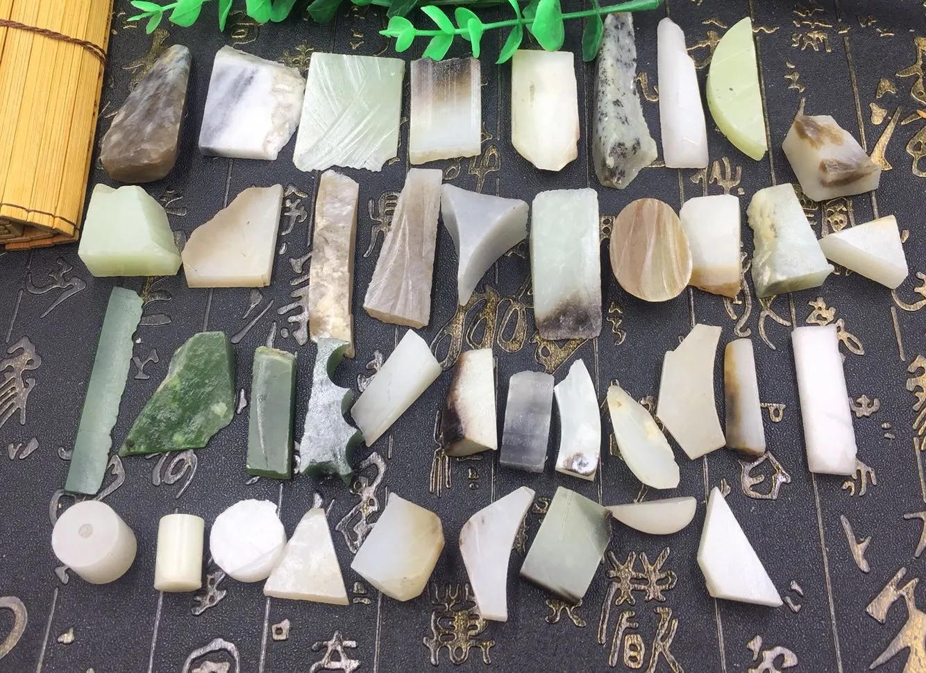 Natural Kunlun Jade Rough Nephrite Remains 40 pieces