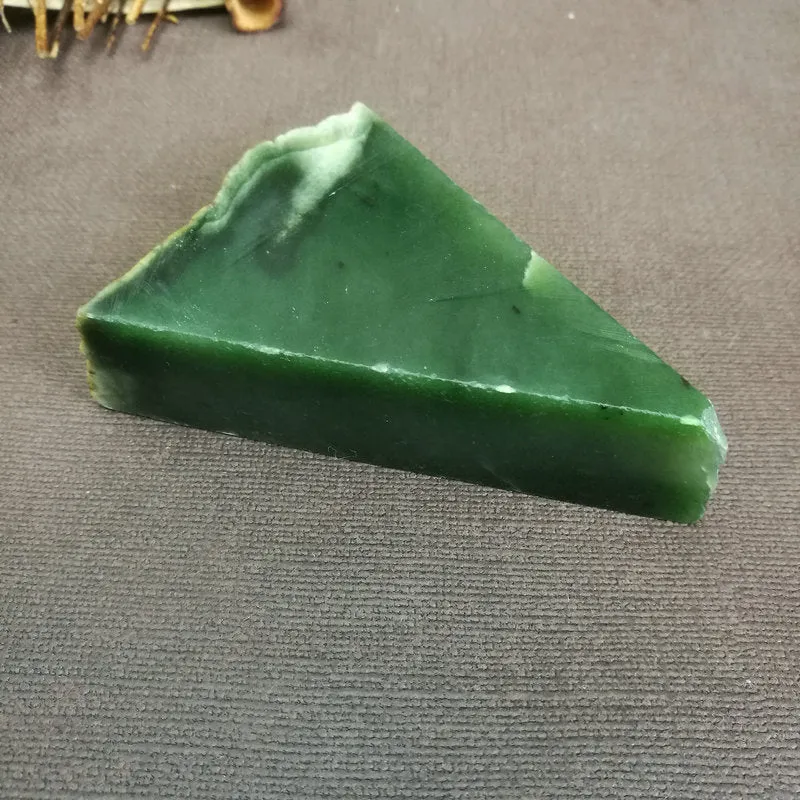 Natural Siberian Jade Rough Nephrite Raw (208g, 8.5x6.5x2.2cm)