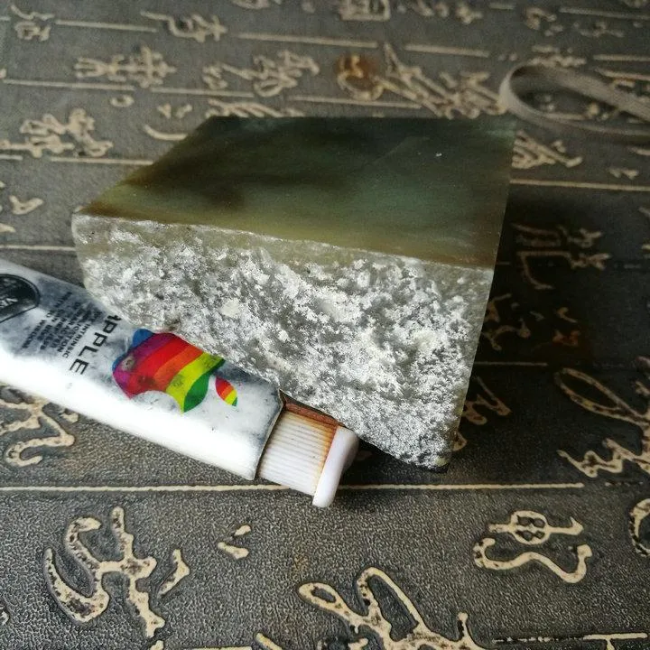 Natural Siberian Jade Rough Nephrite Raw (287g, 6.5X3.5X1.5cm)