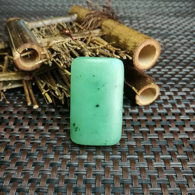 Natural Siberian Jade Rough Nephrite Raw (30g,4.2X2.5X1.2cm)
