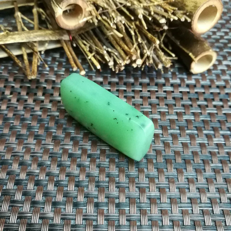 Natural Siberian Jade Rough Nephrite Raw (30g,4.2X2.5X1.2cm)