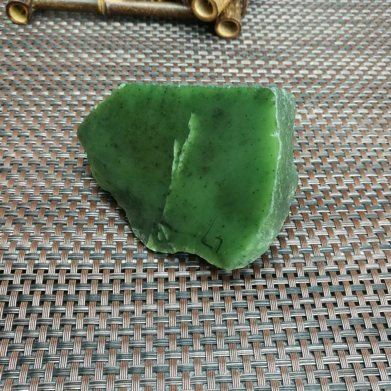 Natural Siberian Jade Rough Nephrite Raw (341g,8.8X6.6X3.5cm)