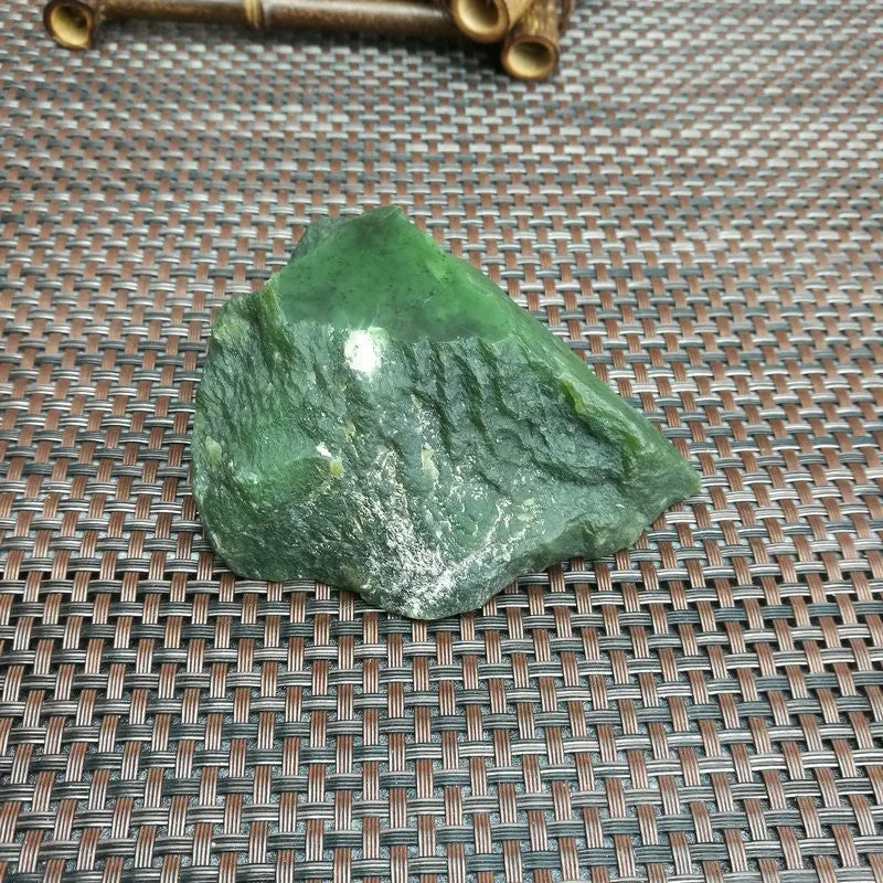Natural Siberian Jade Rough Nephrite Raw (341g,8.8X6.6X3.5cm)