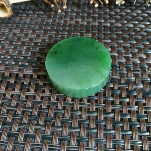 Natural Siberian Jade Rough Nephrite Raw (3.5X0.9cm)