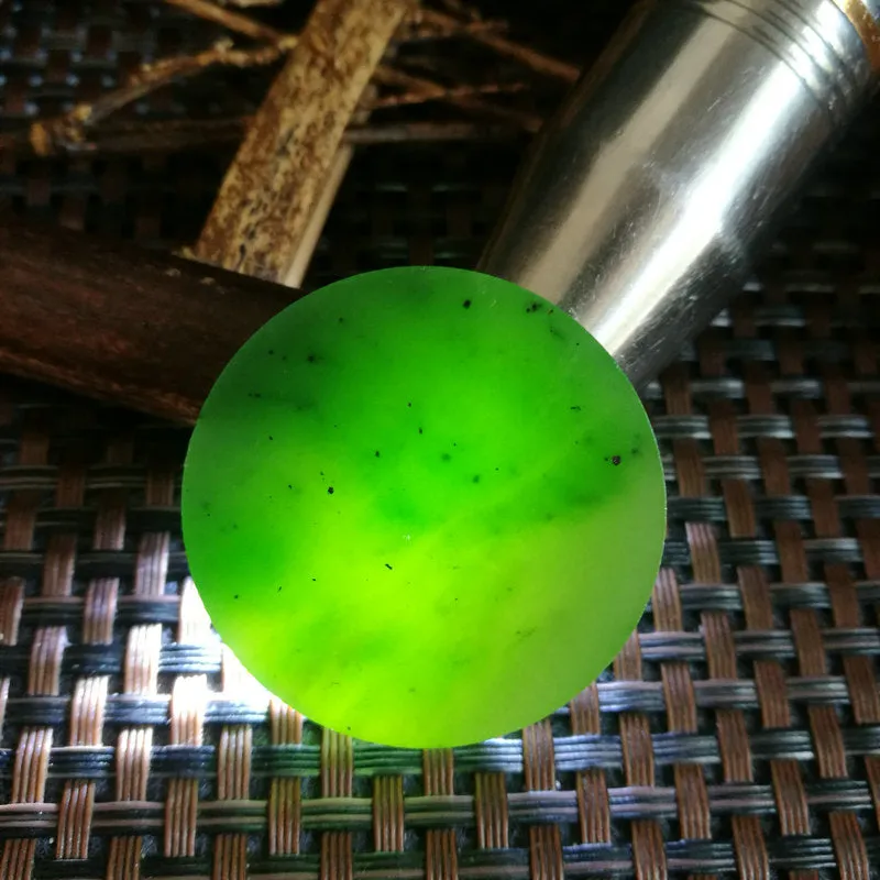 Natural Siberian Jade Rough Nephrite Raw (3.5X0.9cm)