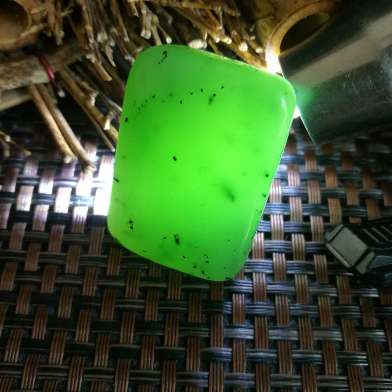 Natural Siberian Jade Rough Nephrite Raw (3.8X2.7X1.3cm)