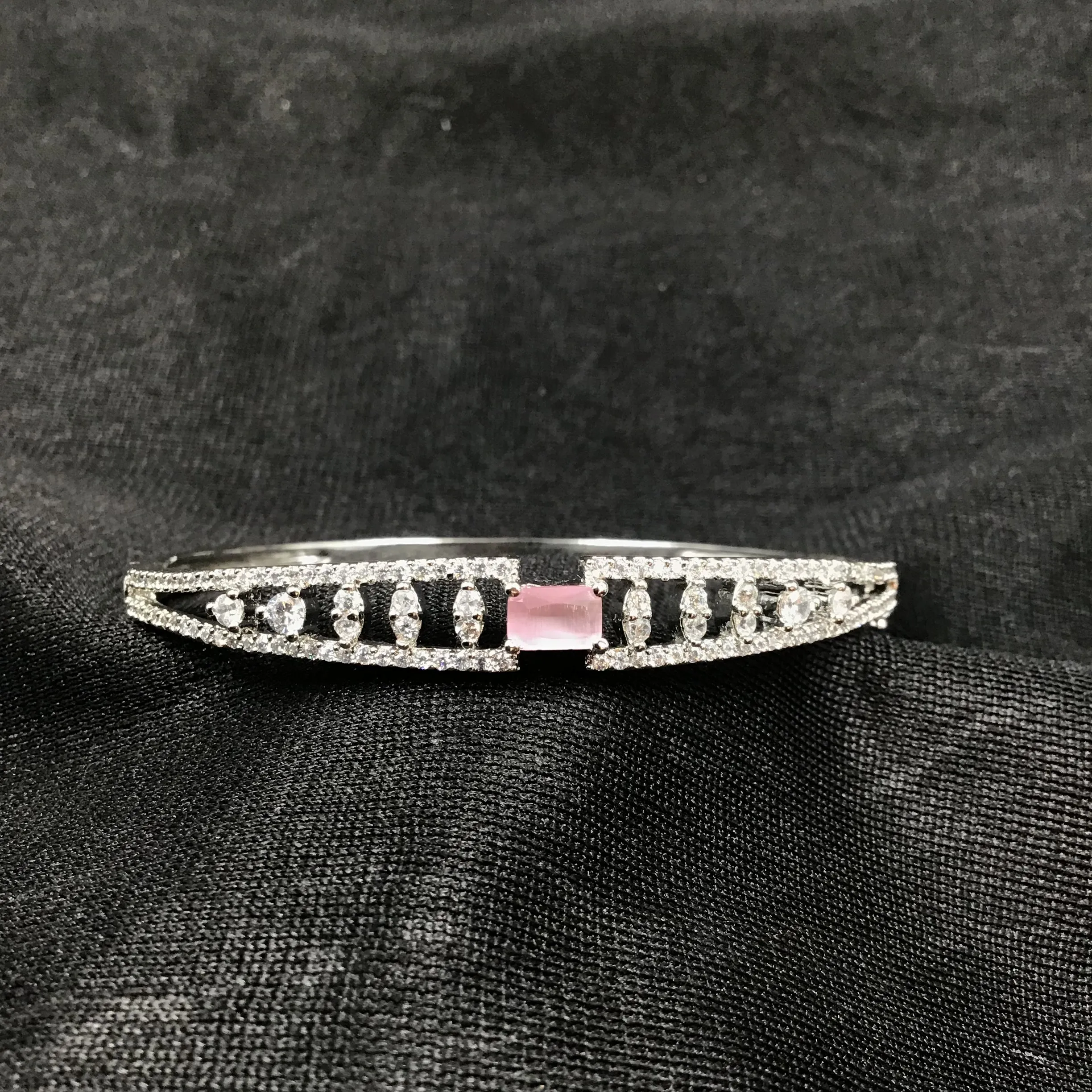 Openable Zircon/AD Bracelet 3221-11