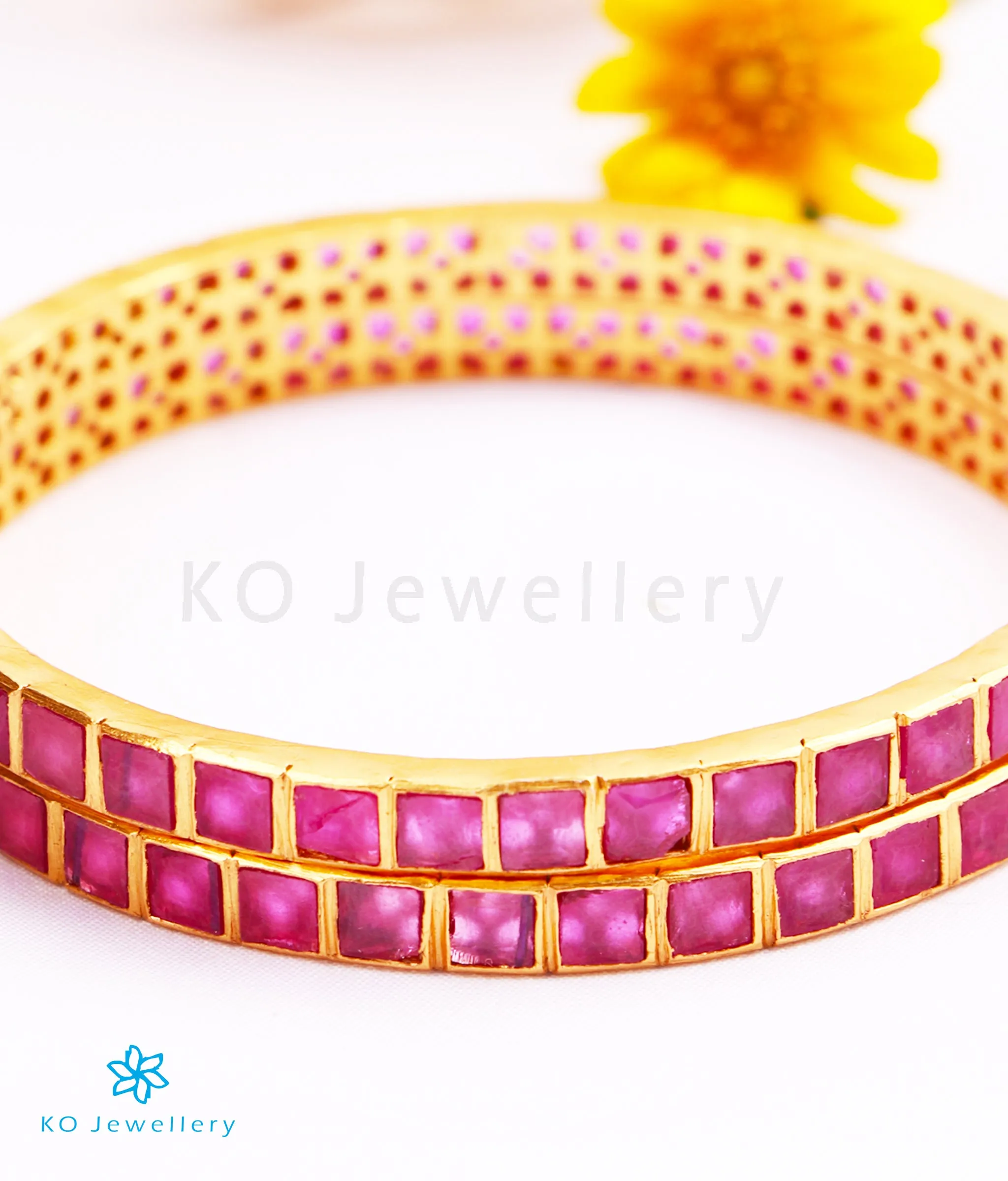 The Srasti Silver Kemp Bangle (Red/Size 2.2/2.4/2.6/2.8)