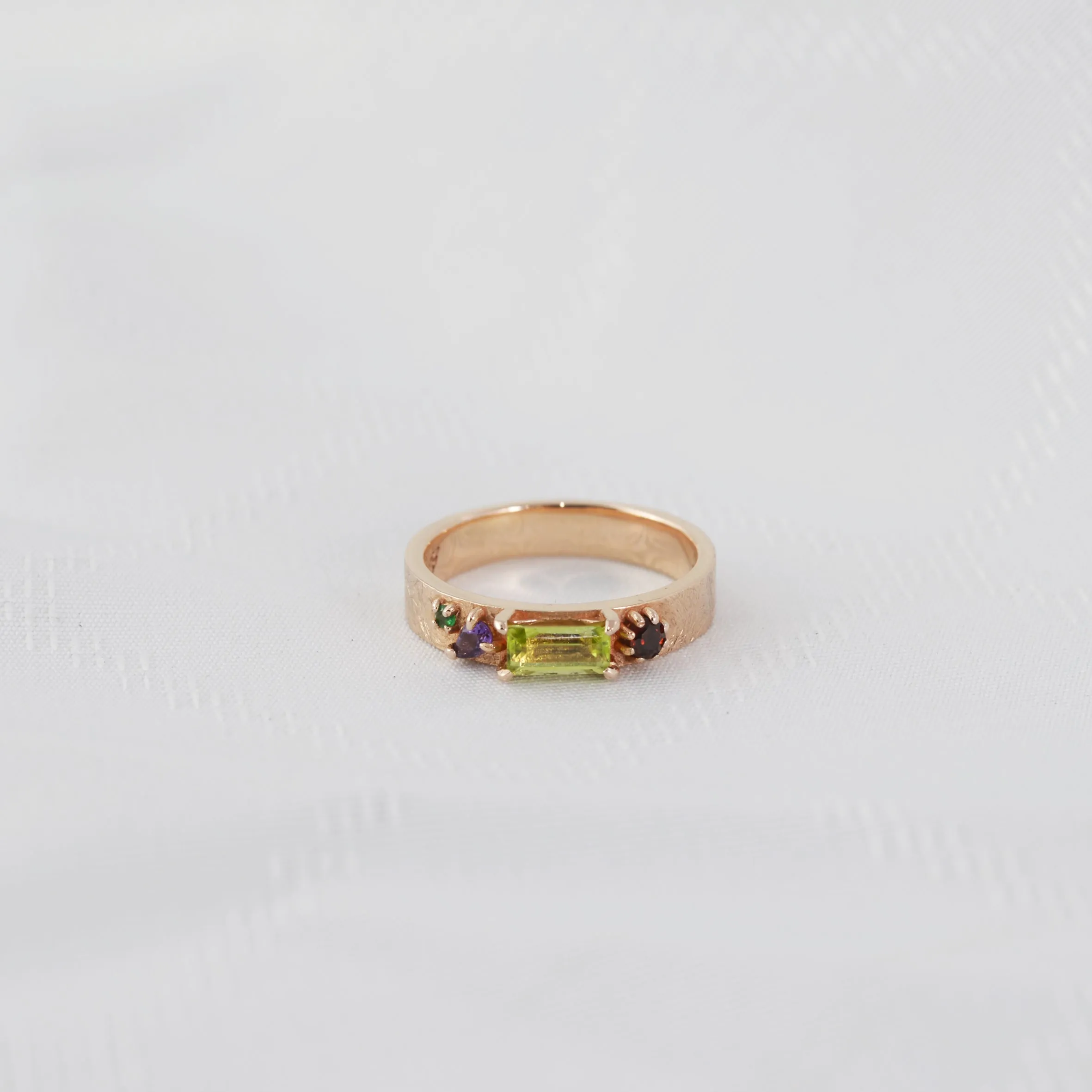 Throne Ring - 14K/ 18K Gold