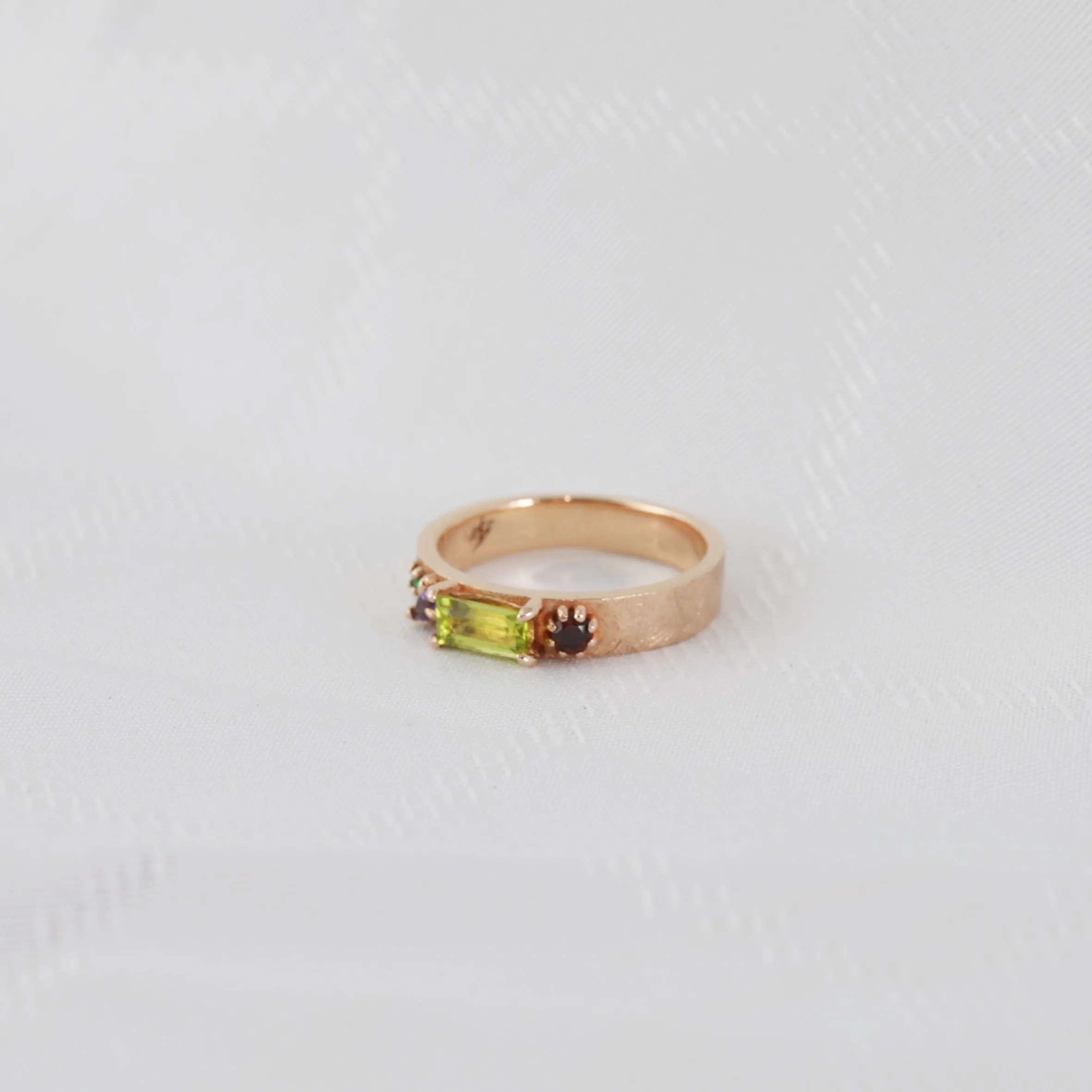 Throne Ring - 14K/ 18K Gold