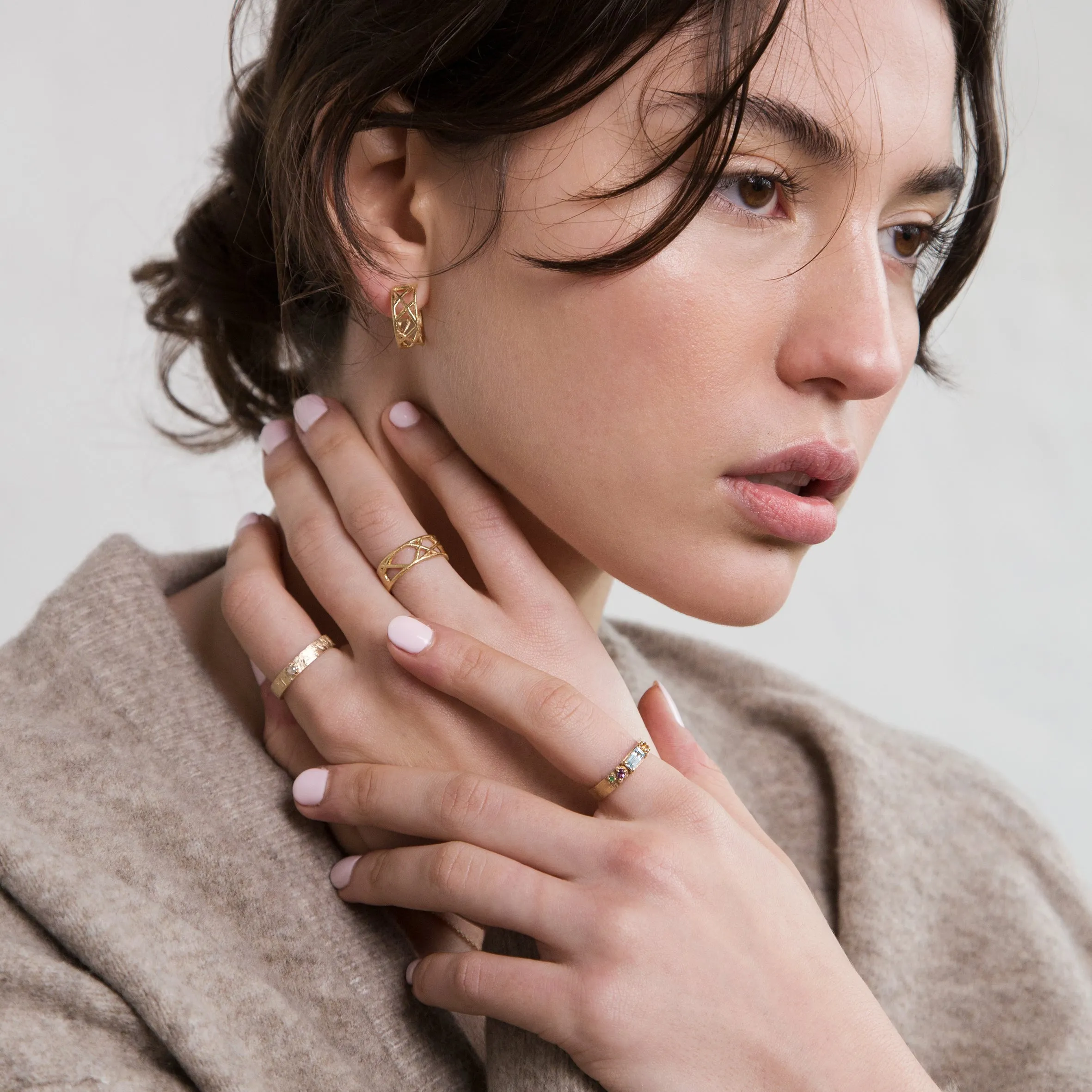 Throne Ring - 14K/ 18K Gold